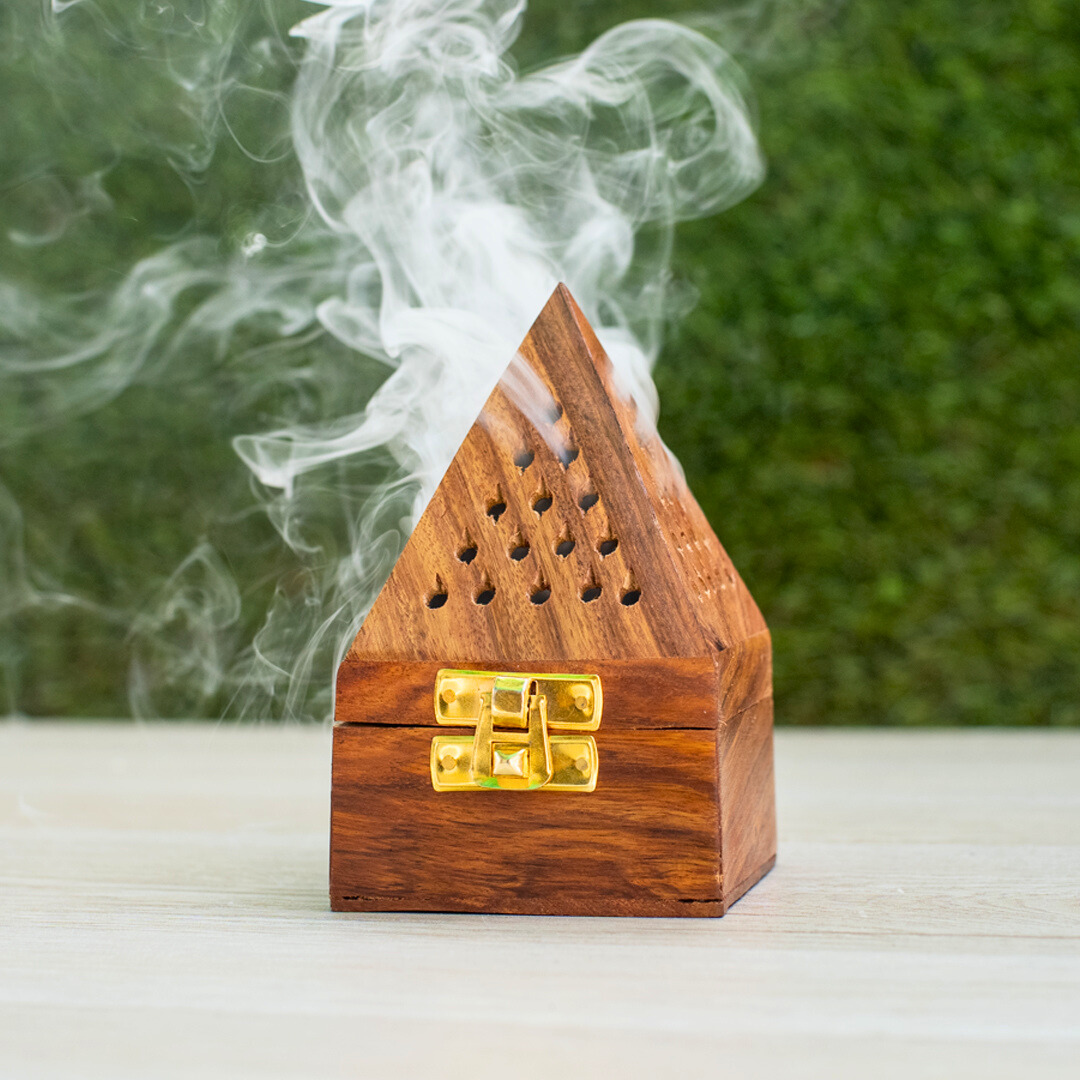 Handcrafted Wooden Pyramid Incense Holder | Elegant & Functional Aromatherapy Burner - EcoFreaky