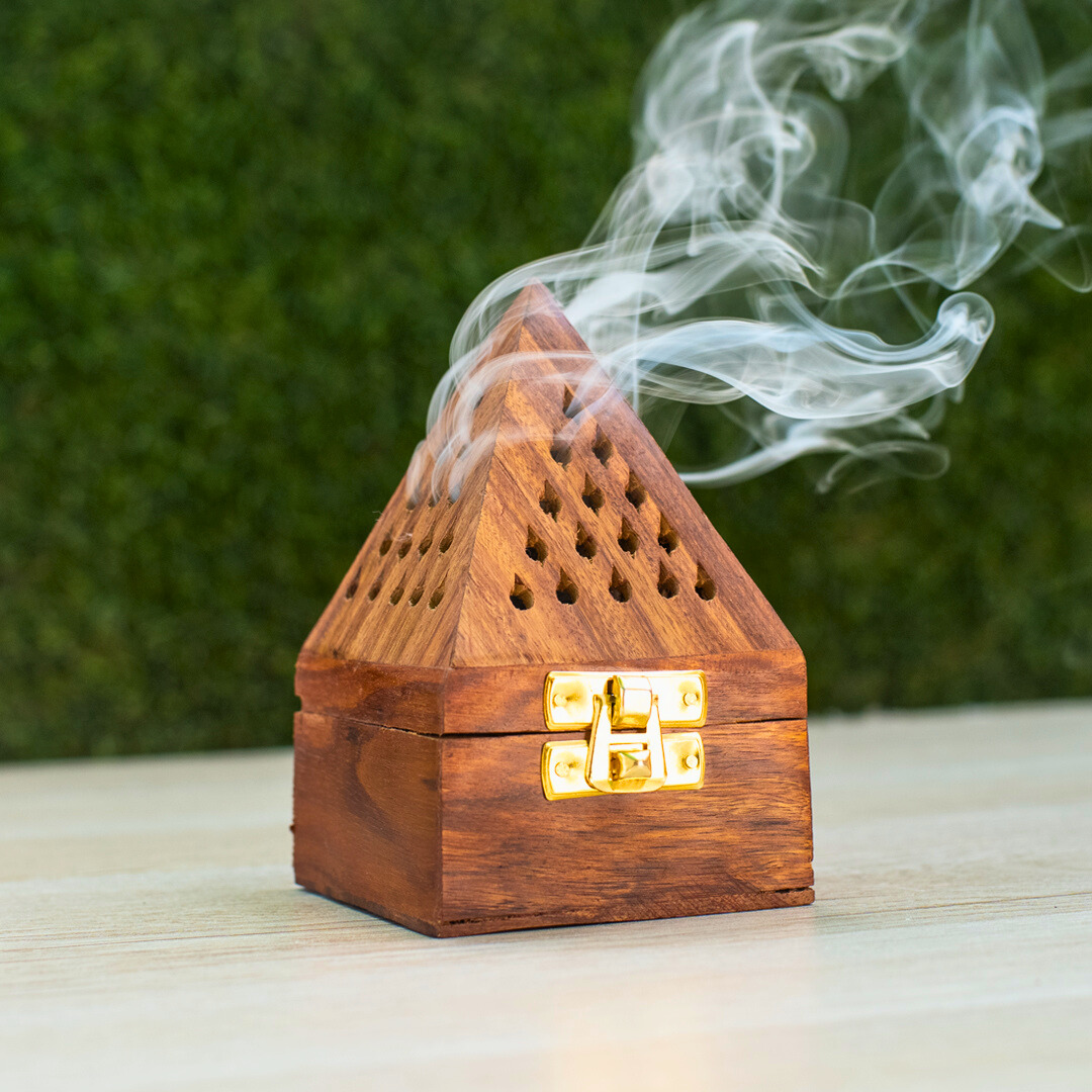 Handcrafted Wooden Pyramid Incense Holder | Elegant & Functional Aromatherapy Burner - EcoFreaky